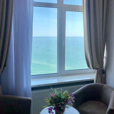 White Apartments In Arcadia 敖德萨 外观 照片