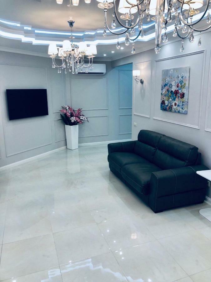 White Apartments In Arcadia 敖德萨 外观 照片