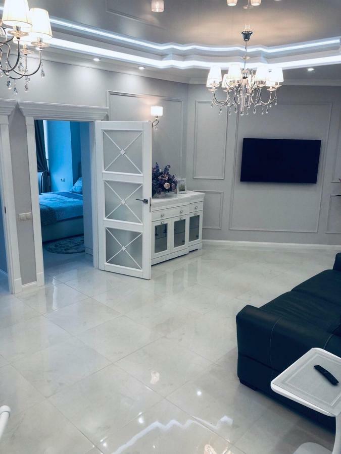 White Apartments In Arcadia 敖德萨 外观 照片